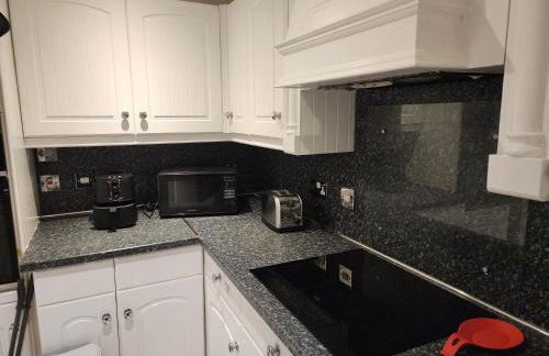 My Holiday Home -2 Bed House-Free Parking - Foto 16