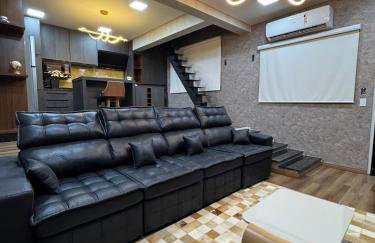 Moderno, Aconchegante e Perto de Tudo! - Foto 1