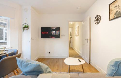 Spacious Retreat 5 Beds Sleeps 8 Free Parking - Foto 9