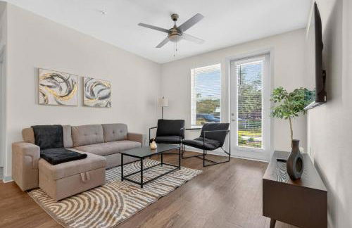 Cozy 2 BR Apt |King Bed |Pool |Gym| Close to Mayo - Foto 4