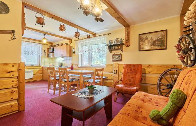 2 bedroom Apartment in Stárkov with swimming pool and garden - Photo 1