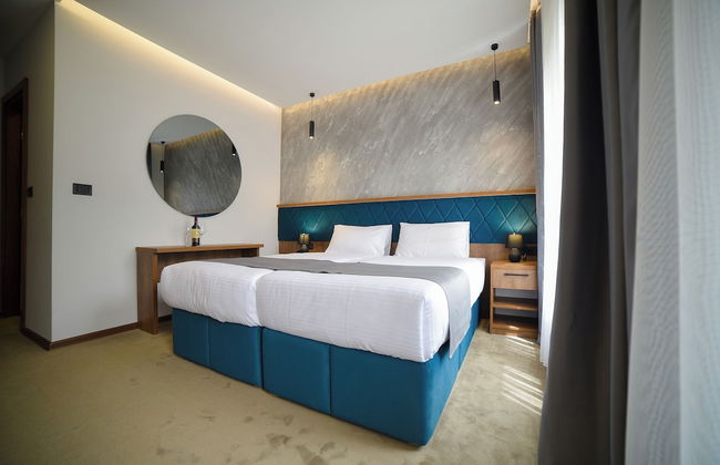 Lakeside Residence - Photo 1