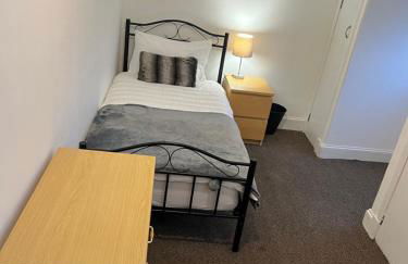 4 bed bungalow near Airport - Foto 51