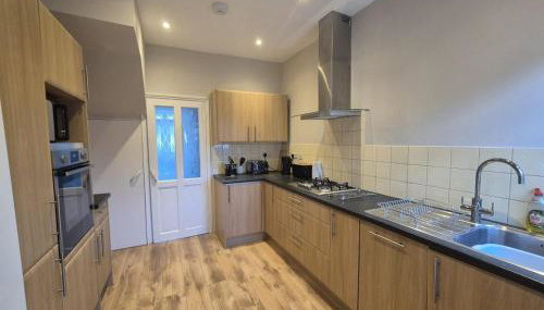 Roomy, comfortable Greater London home, sleeps 8 - Foto 3