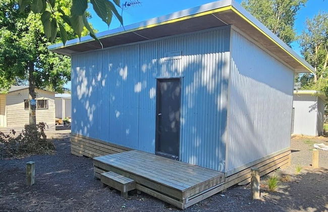 Morning Calm Lodge Limited - Photo 27