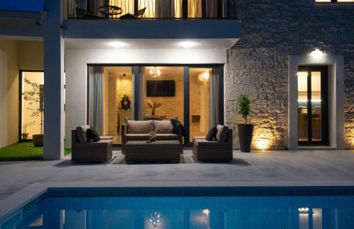 Designer Villa Simone - Modern & Heritage Style with Office - Foto 79