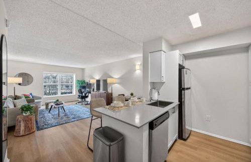 Newport 1 BR w Work Setup by Anyplace - 11747 - Foto 11