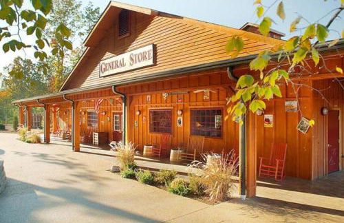 Beautiful 2BD condo in an equestrian themed resort with tons of activities for the family - Foto 19