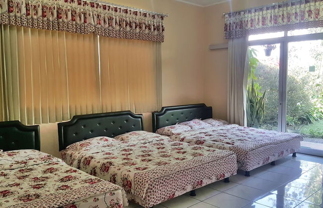 Vila Bunga Merah Gelatik - Photo 4