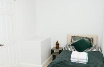 Entire luxury house Free Parking accommodations for contractors and long stays - Foto 5