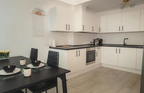 New - MiJa basement Loft Apartment steps from Beach - perfect for Sun and Sport Seekers - Foto 35