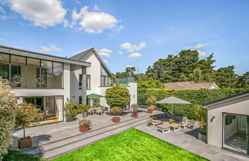 Avon House - modern family home - Photo 5