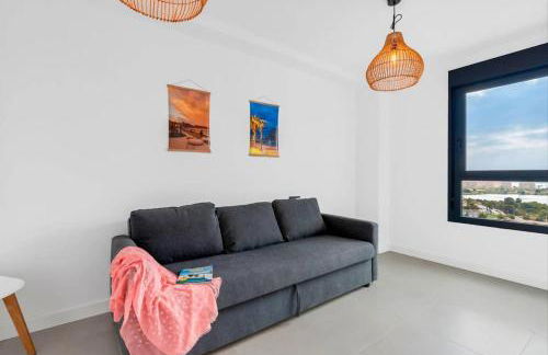 Apartamento H&M con Padel, Piscina y vistas al mar - Photo 9