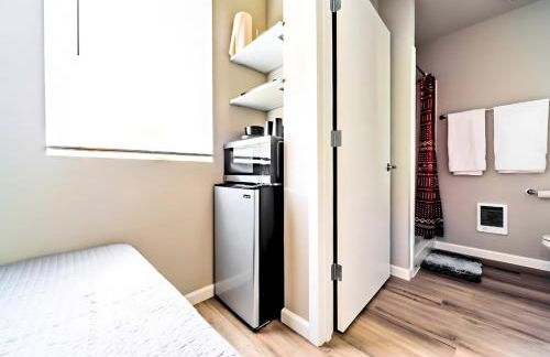 Cozy Micro Suite Unit 12 Sleeps 2 Minutes to Downtown - Foto 6