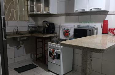 Casa Inteira Perto de tudo com 3Quartos 1Suíte Wifi Rápida e Garagem Privativa - Foto 4