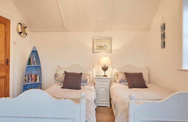 Host Stay The View Old Coastguard Cottage - Photo 17