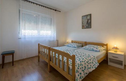 Gorgeous Apartment In Umag With Wifi - Photo 14