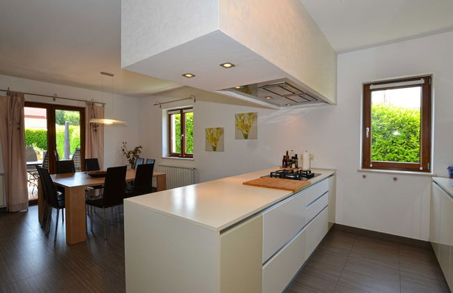 Sophisticated and Chic Villa With Pool - Foto 17