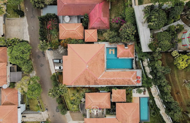 Kirei Mountain View 7BR Villa with a Private Pool - Photo 43