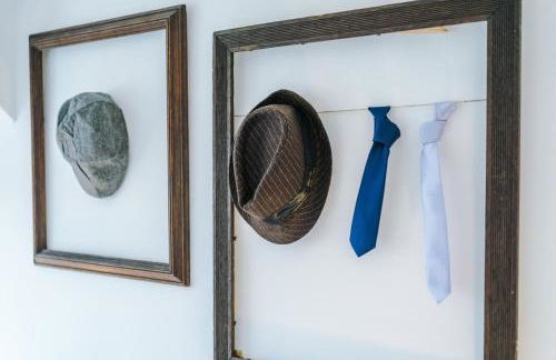 4BR Home for 8, Full Kitchen, Parking, WiFi in Northwich - Photo 29