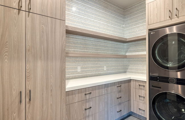 Reflection by Avantstay Sleeps 18 Lake Views Hot Tub Game Room - Foto 26