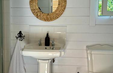 Driftwood Dreams Garden Cabin - Foto 7