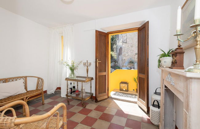 Cottage on the Lake in Lezzeno - Photo 3