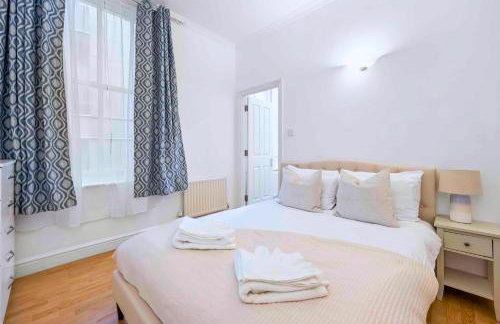 Private Oxford Street Luxe Apartment - Photo 19