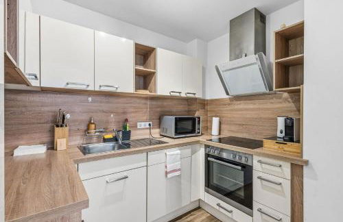 BetterStay Central Apartment for 6 People I 97m2 I Netflix I Kitchen - Foto 14