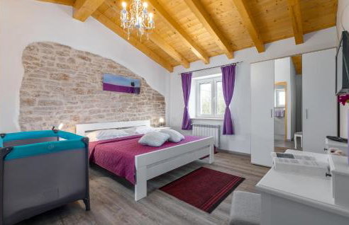 Gorgeous Home In Visnjan With Wifi - Photo 21