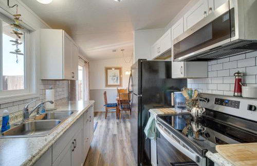 Central Bandon Retreat with Deck Less Than 1 Mi to Beach! - Photo 10