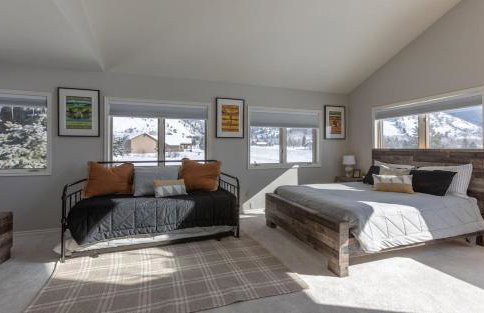 Cedar Creek Chalet - Snowmobilers Dream - Hot tub - Foto 31