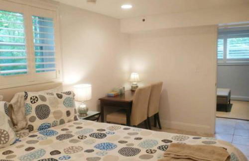 Contemporary 3 Bedroom Apt with Sauna in Woods - Foto 21