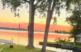 Unforgettable 4 bedroom 3 bath waterfront cabin - Photo 39