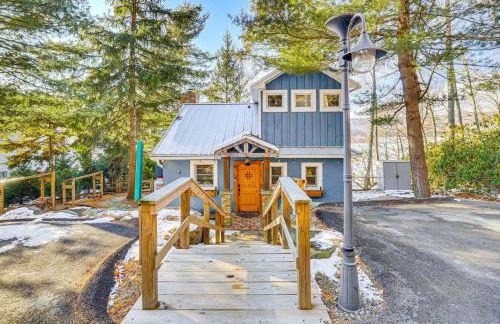 Lakefront Cottage with Dock, Hot Tub and Fire Pit - Foto 3