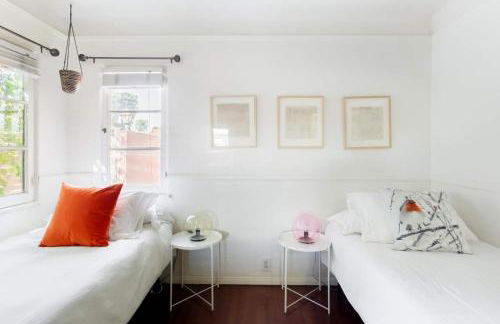 Silver Lake Mid-century Nestled in the Treetops - Foto 21