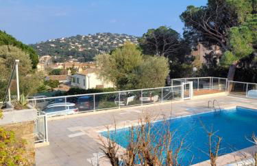 Le Mas Synaé- Joli studio classé 3étoiles avec terrasse et piscine - Foto 16