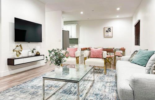 Modern 5-bedroom House FREE parking - Foto 1