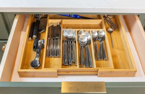 TreeTops Ayframe, Supersized AFrame on the River with Hot Tub - Foto 47