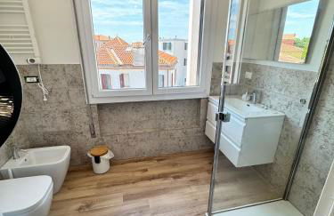 Bulldog Venice Apartment - Photo 11