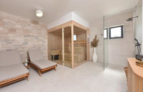 Villa Tina with Swimming Pool, Tennis court, Games room, Sauna, Gym, BBQ - Foto 39