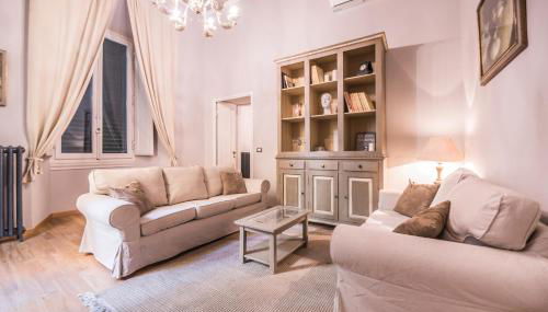 Breathtaking 4BD Apt 5min Walk to Duomo - Foto 2