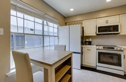 Near Airport and Interstate Houston Area Townhome - Foto 12