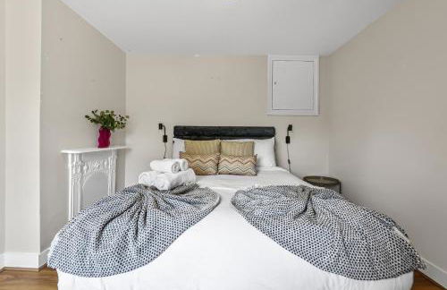 Spacious 4BR Home with Garden Close to Transport - Foto 23