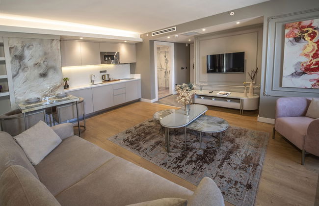 Valente Suites & Hotel - Photo 1