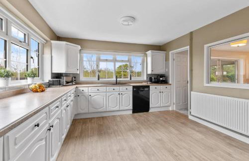 Modern 3 Bedroom Bungalow with Style & Comfort in Leicestershire - Photo 5