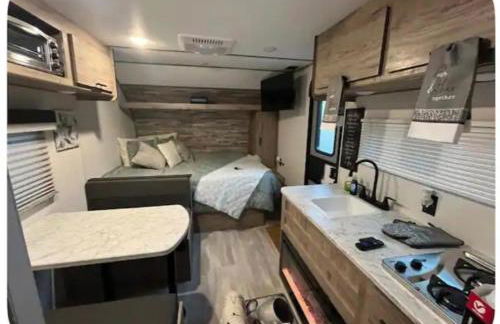 Jeff & Toya Cozy RV - Foto 2