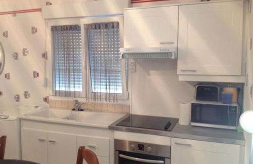 Charmant Gîte à Étain, Tout Inclus, Proche Verdun avec Terrasse et Parking - FR-1-585-3 - Foto 2