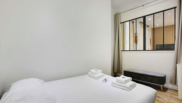 Modern Apartment - 2br/6p - Arts et Metiers - Foto 4, Habitación