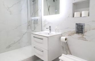 The Desborough Residence - Bright 1BR with Sofa Bed, Modern Lounge & Free Secure Underground Parking - Foto 24